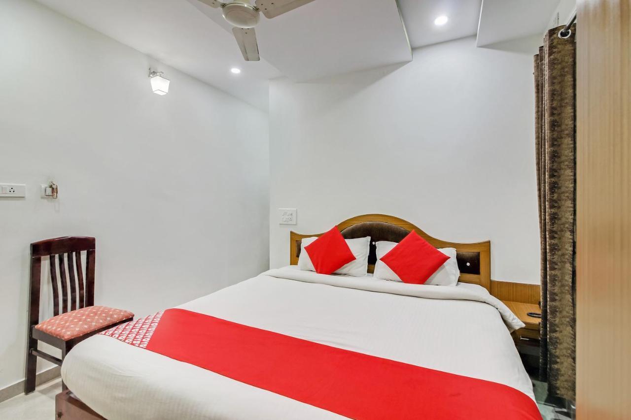Oyo 28303 Yesh Comforts Hotel Мадикери Екстериор снимка